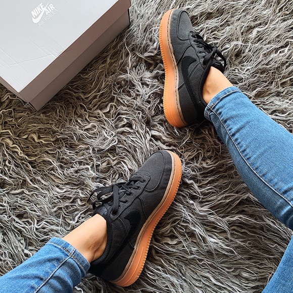 Nike Shoes - Nike air force 1 lv8 sneakers